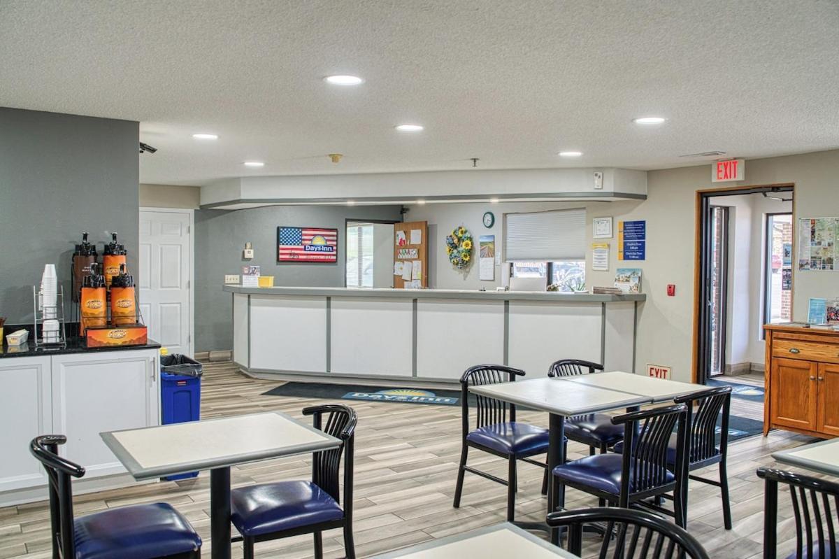 Days Inn by Wyndham Sturgis Exterior foto